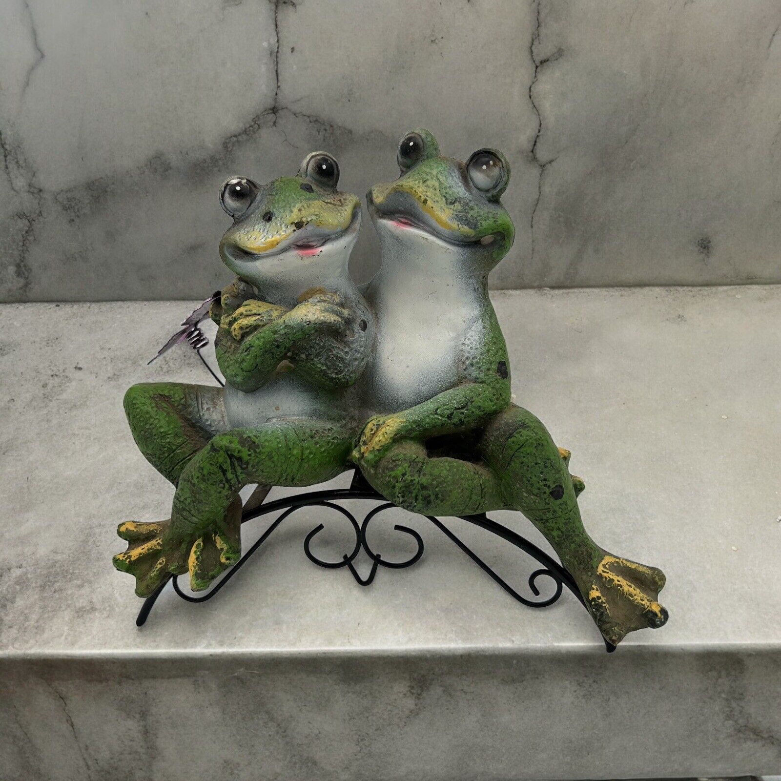 Frog Couple Sitting on Bridge Reptile Figurine Patio Garden Statues 8\