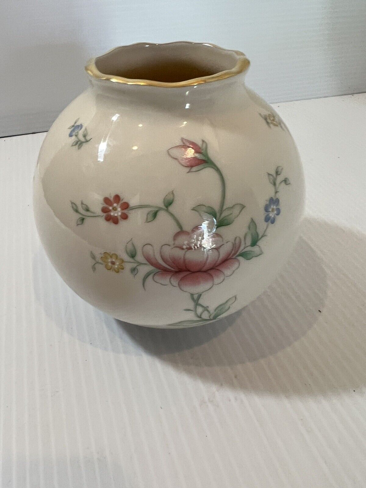 Lenox Bud Vase - Floral Garden Round 4.5” - Brand New Beautiful Vase - “Mint”