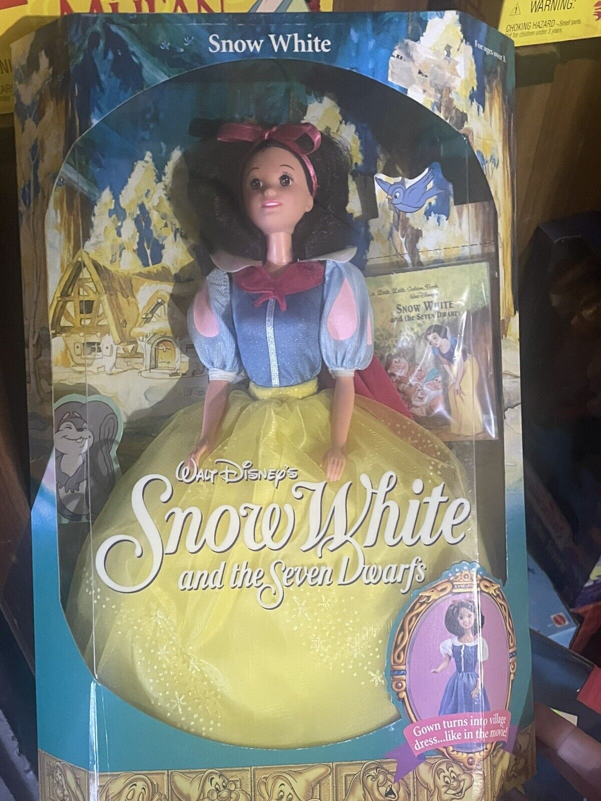 Vintage 1992 Walt Disney's Snow White and the Seven Dwarfs Barbie Doll. 