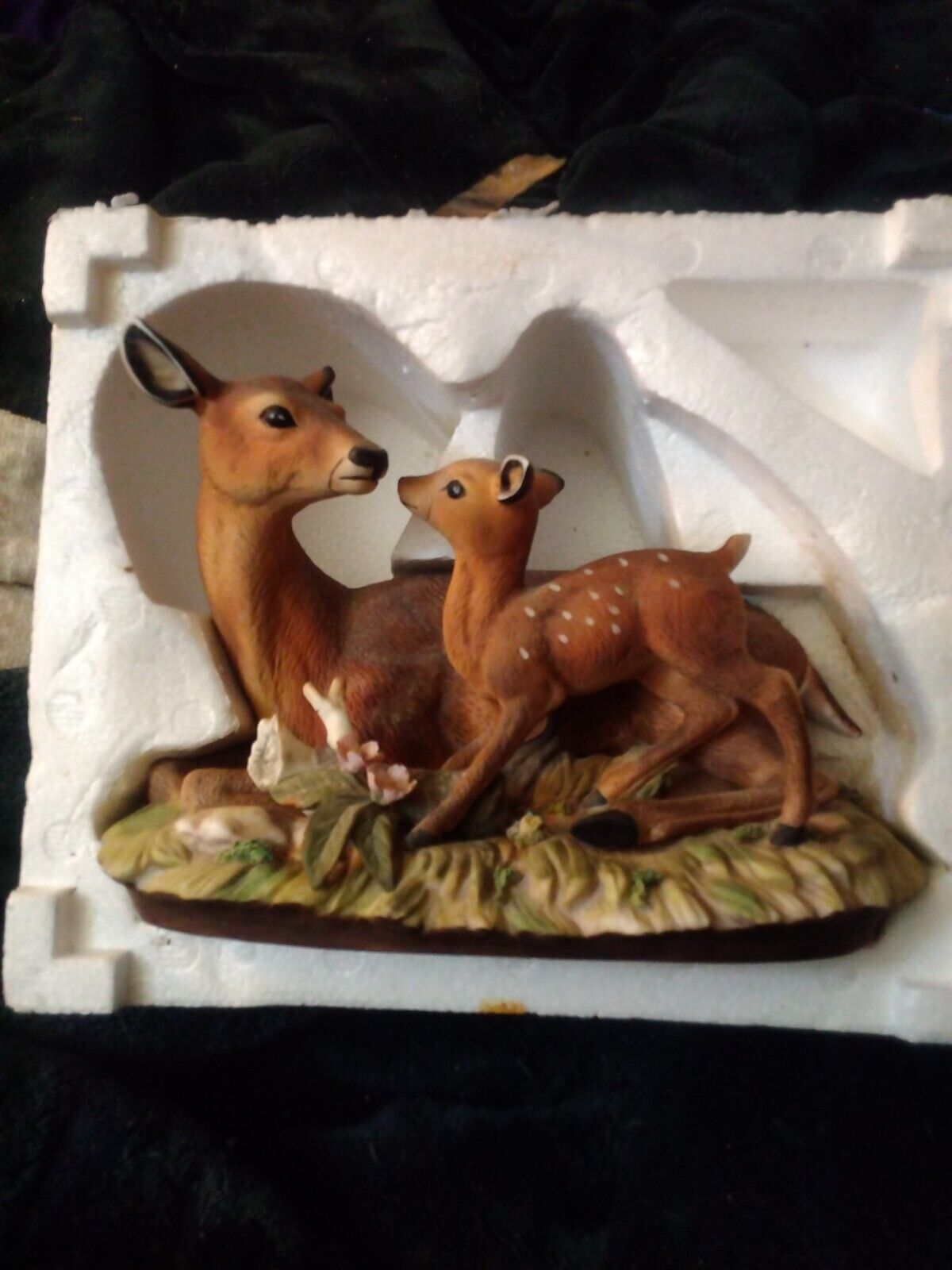 1979 Vintage Homco Masterpiece Porcelain Mother Doe and Baby Fawn Deer Figurine