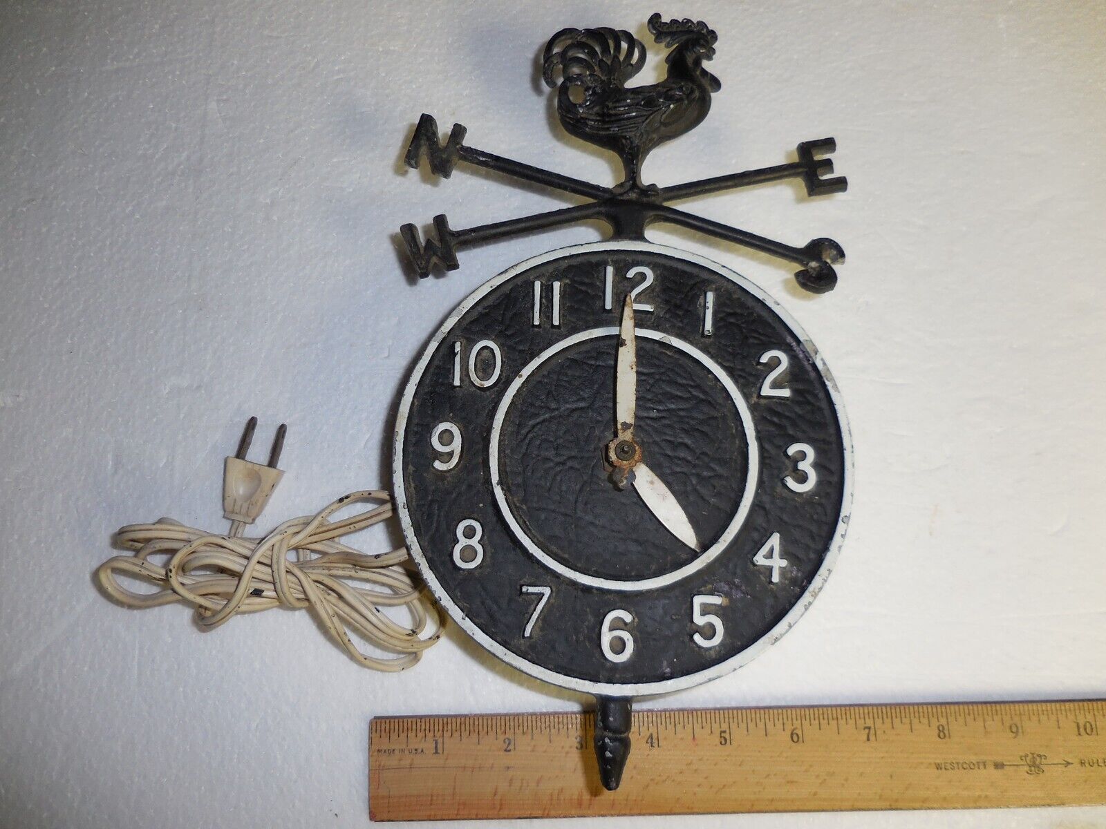 Vintage Rooster Weather Vane Electric Clock~Cast Metal~Works-5 ft cord ~rare 1