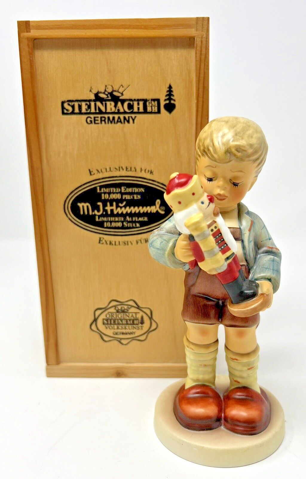 Goebel Hummel Figurine Nutcracker Sweet First Issue 2001 - Mint #2130 - Wood Box