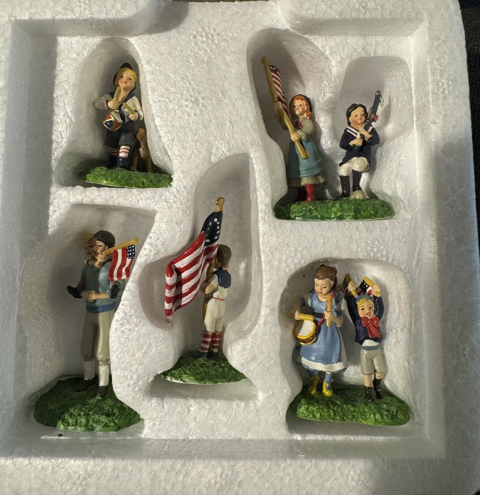 Dept 56 Seasons Bay Accessory 4TH Of July Parade Set of 5 Small Figures