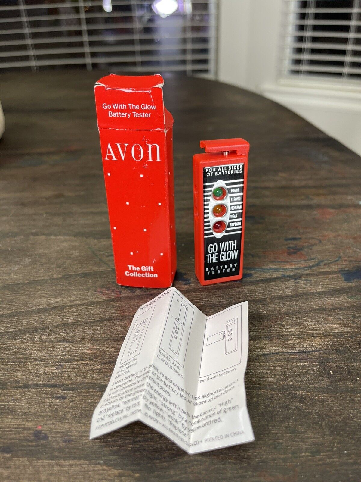 Avon “Go with the Glow” Battery Tester ‘80s Button Cells, 9V, AAA-D Magnetic NOS