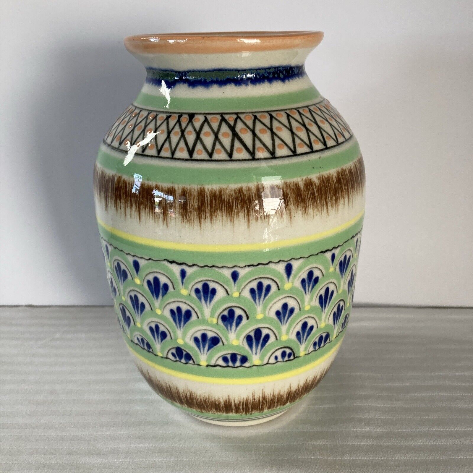 Mid Century Erandi Tonala Mexican Art Pottery 7” Vase * MINTY