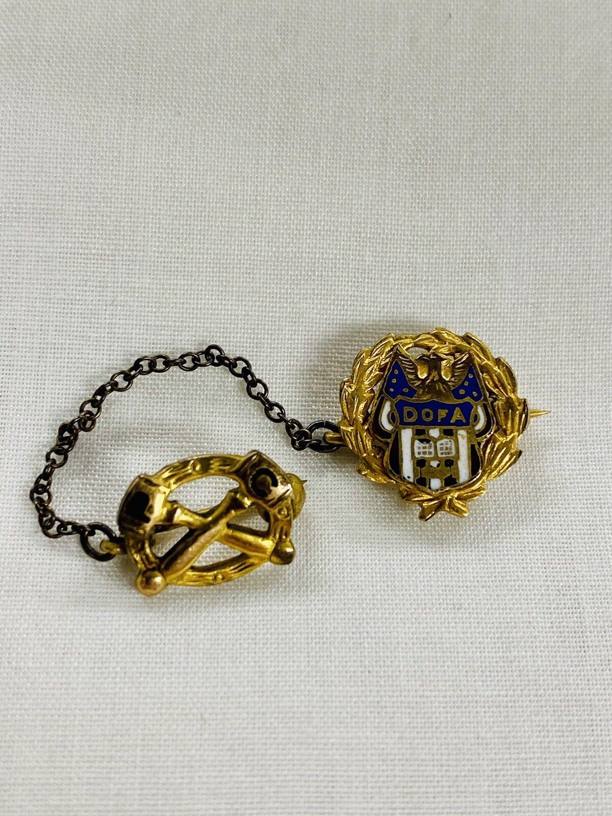 Vintage Daughters Of America 2-Piece Gold Tone With Enameling Lapel Pin