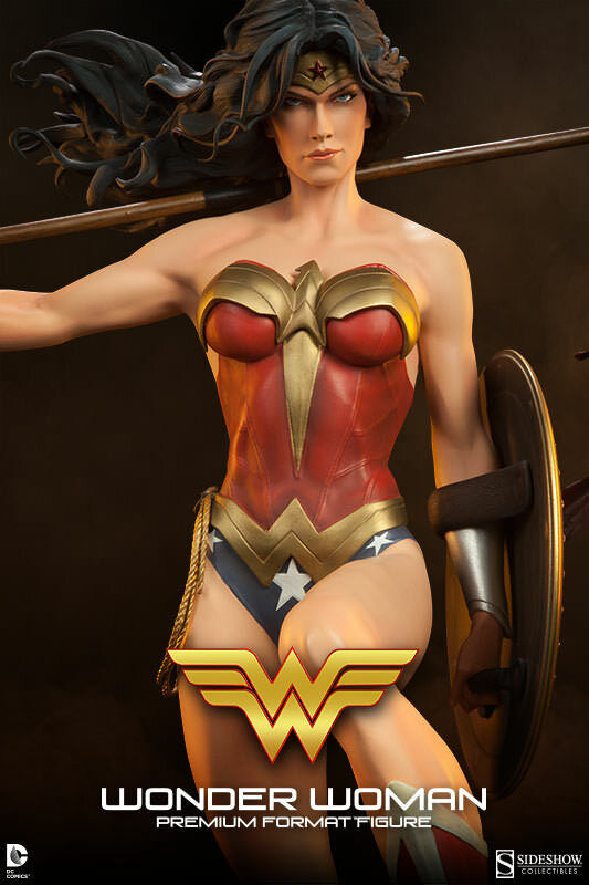 WONDER WOMAN PREMIUM FORMAT FIGURE EXCLUSIVE SIDESHOW COLLECTIBLES with axe
