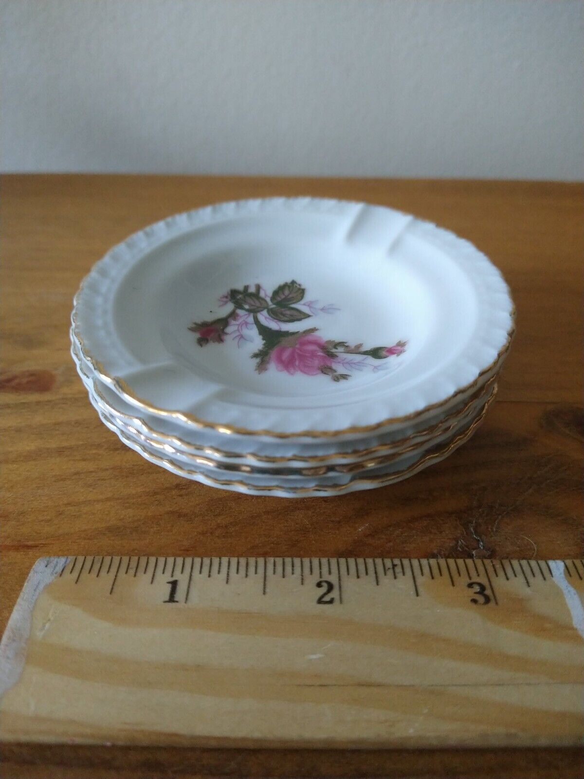 (4) Vintage Moss Rose Small China Round Ashtray With Gold Trim Made in Japan