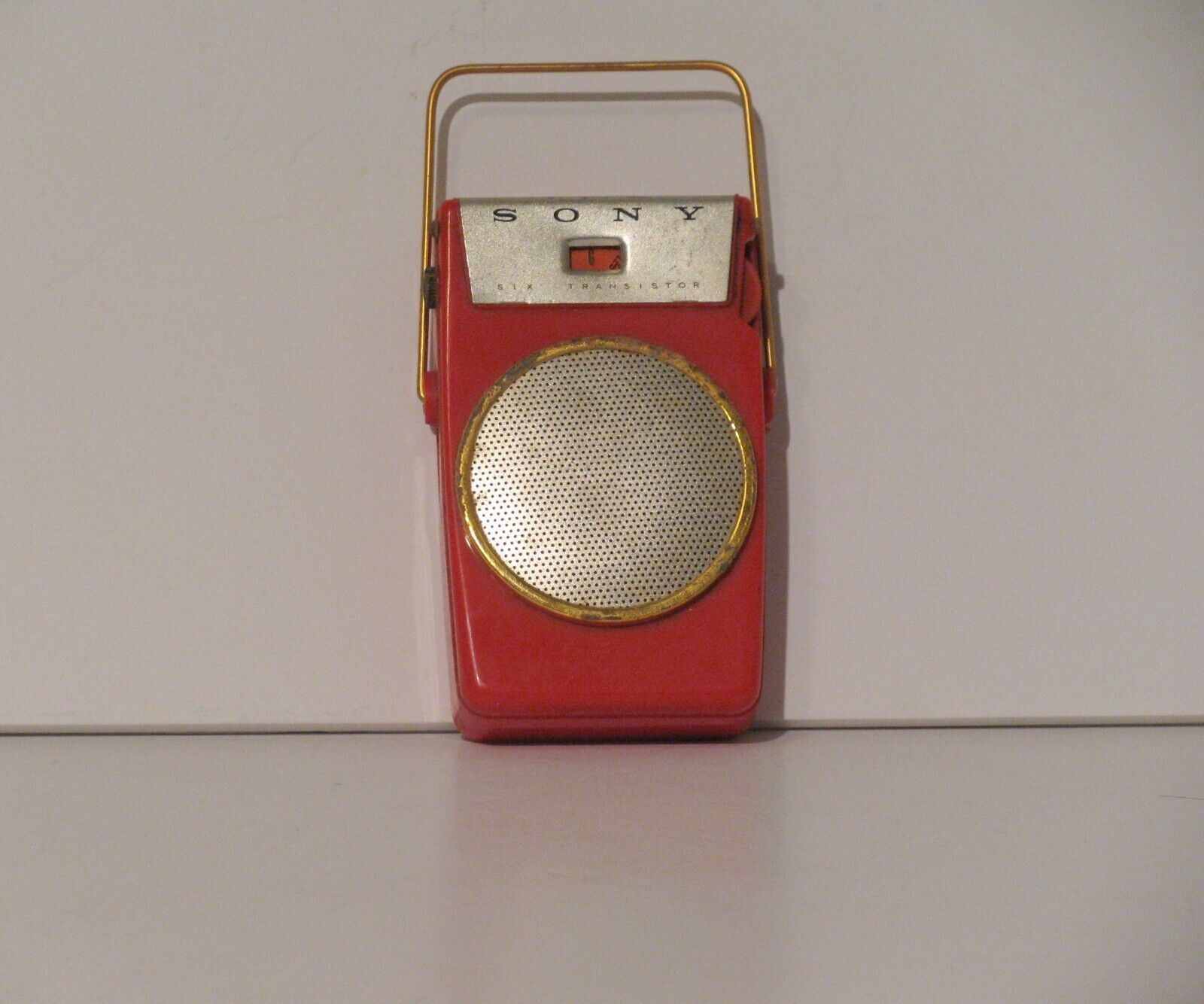 RED SONY TR 610 TRANSISTOR RADIO LEATHER CASE