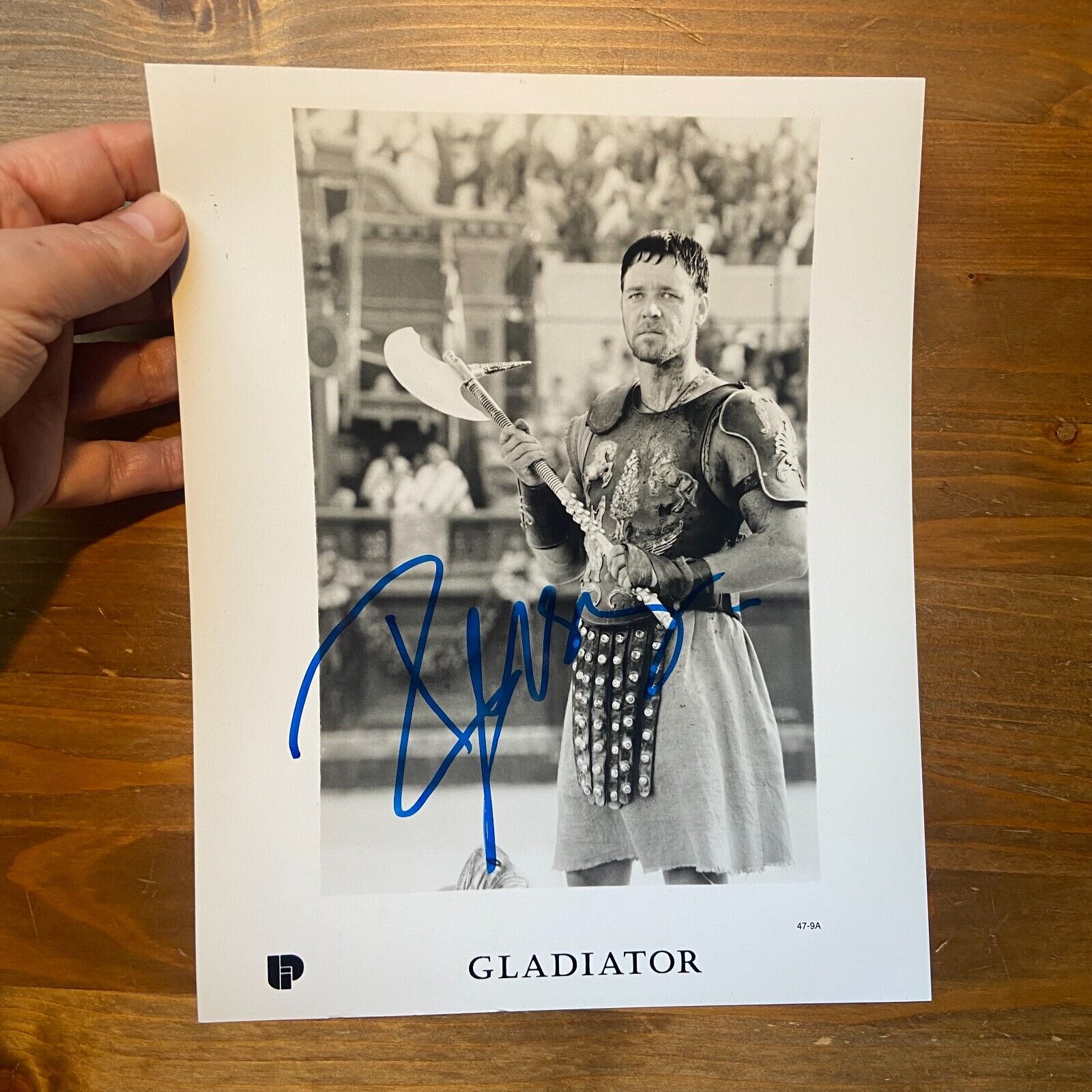 Russell Crowe* HAND SIGNED AUTOGRAPH *  8x10 photo IP Gladiator