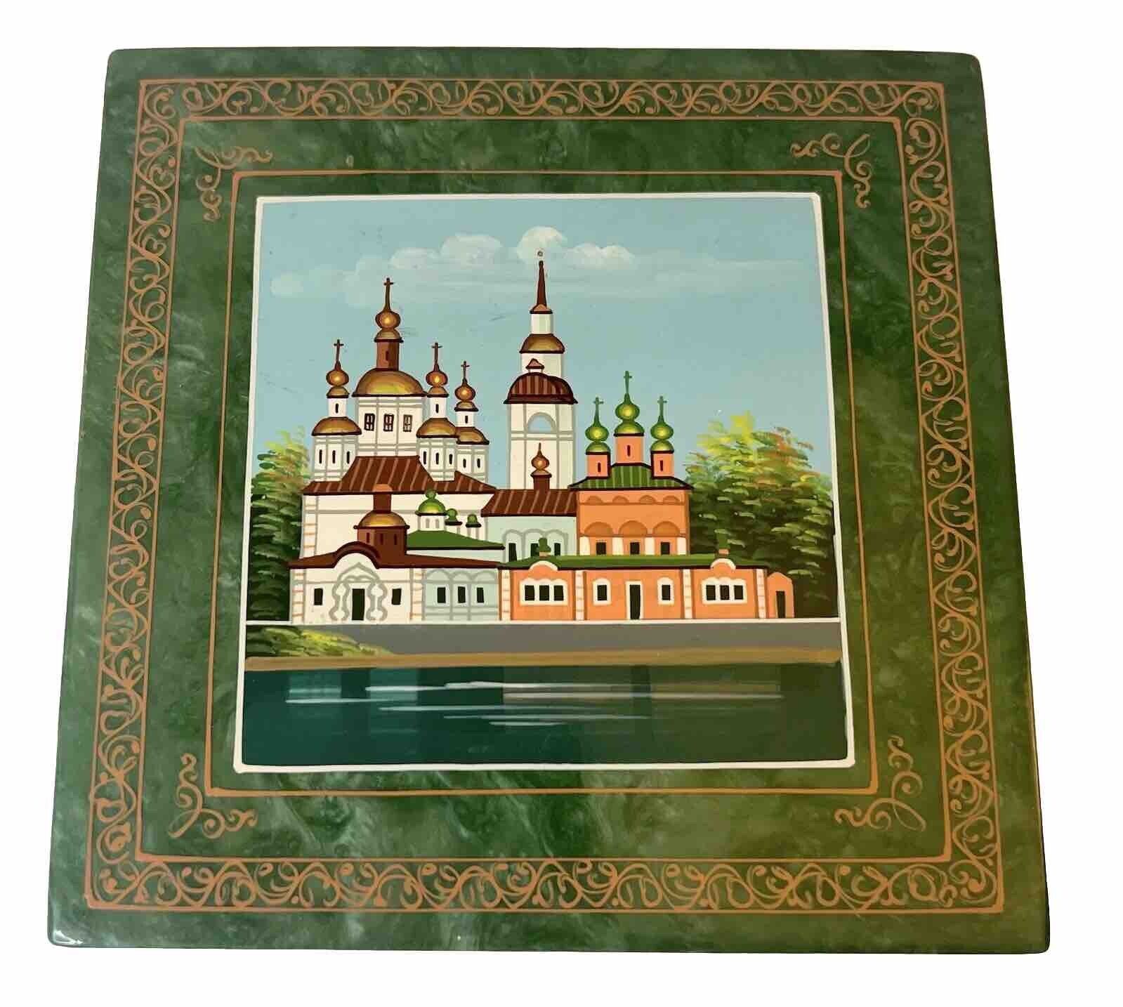 VTG Russian Lacquer Wooden Trinket Box Hand Painted Town Scene USSR Green