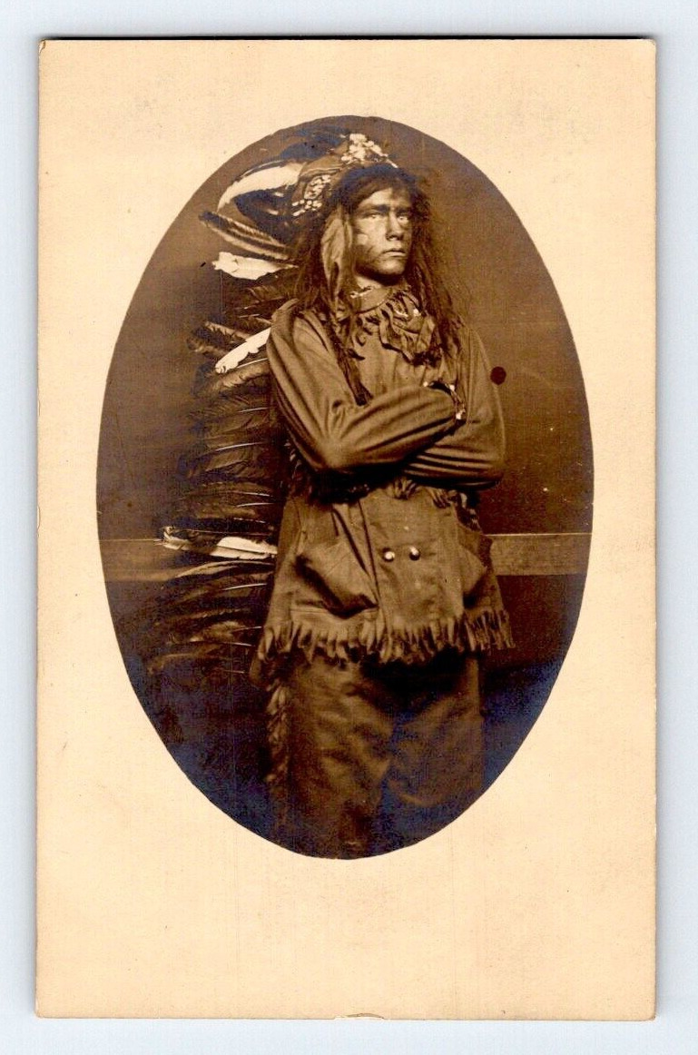 RPPC 1909. MAN DRESSED UP AS AN INDIAN. POSTCARD. DD17