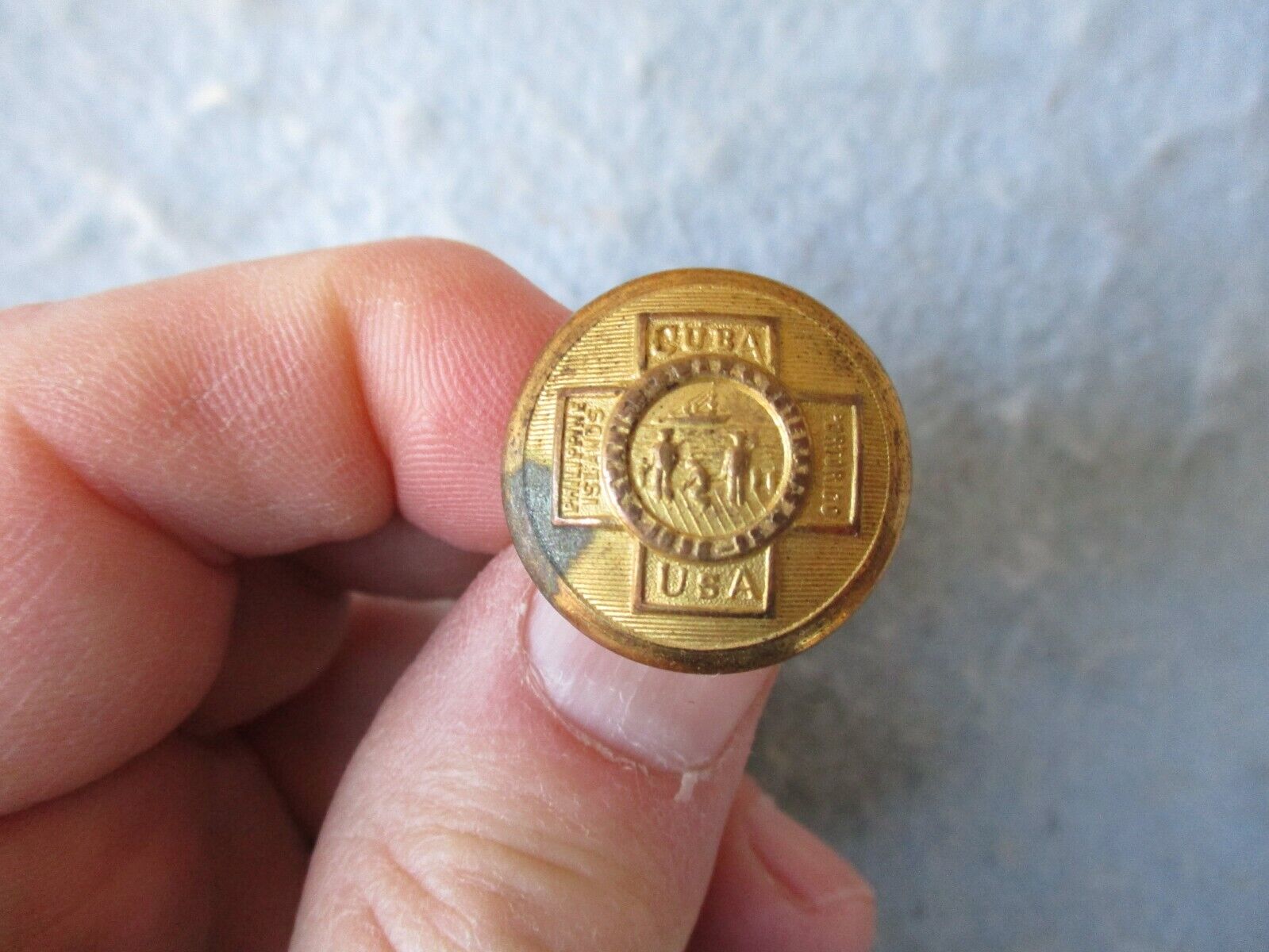 United Spanish War Veterans Button Superior Quality Marked USWV Span Am