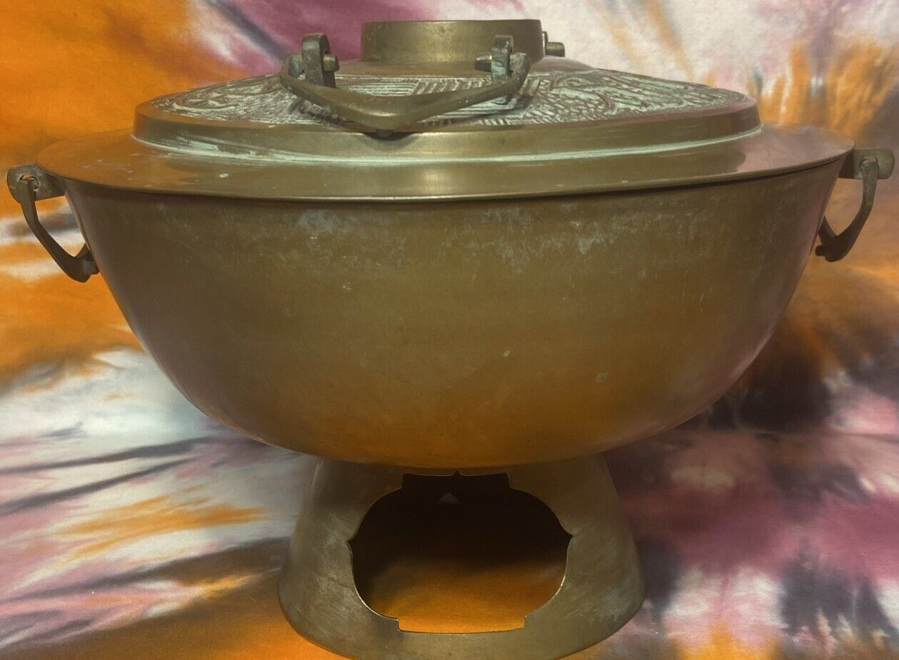 VINTAGE KOREAN HOT POT SOLID BRASS. APPROXIMATELY 9” TALL 11” WIDE PRETTY BIG.@@