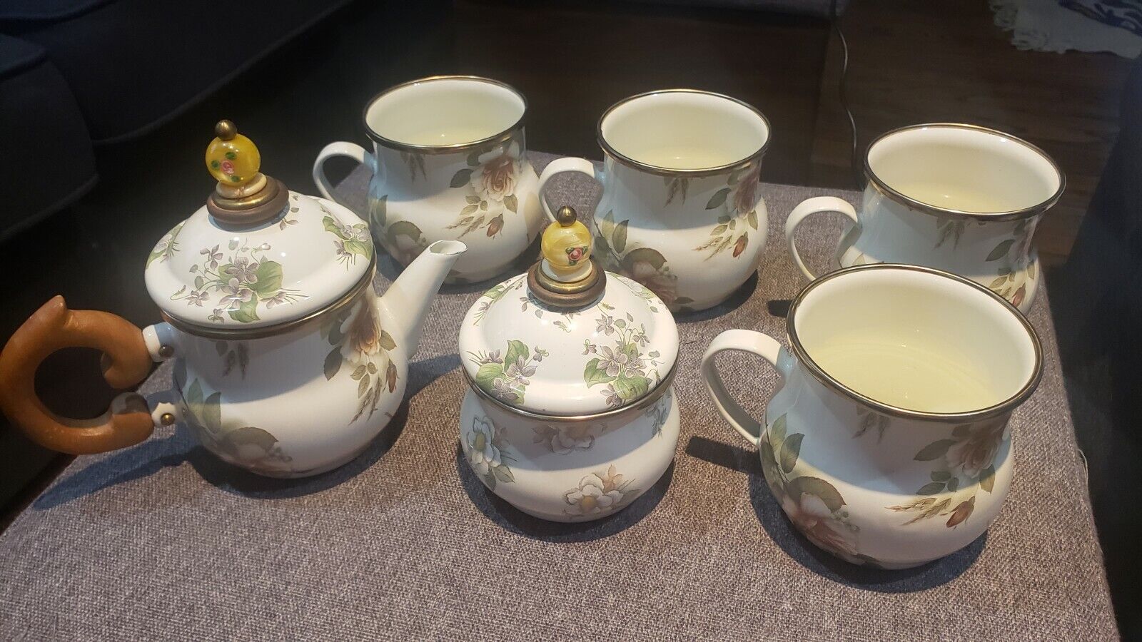 Pre-owned 1995 Camp MacKenzie Childs Ltd White Floral Enamelware 6pcTea Set
