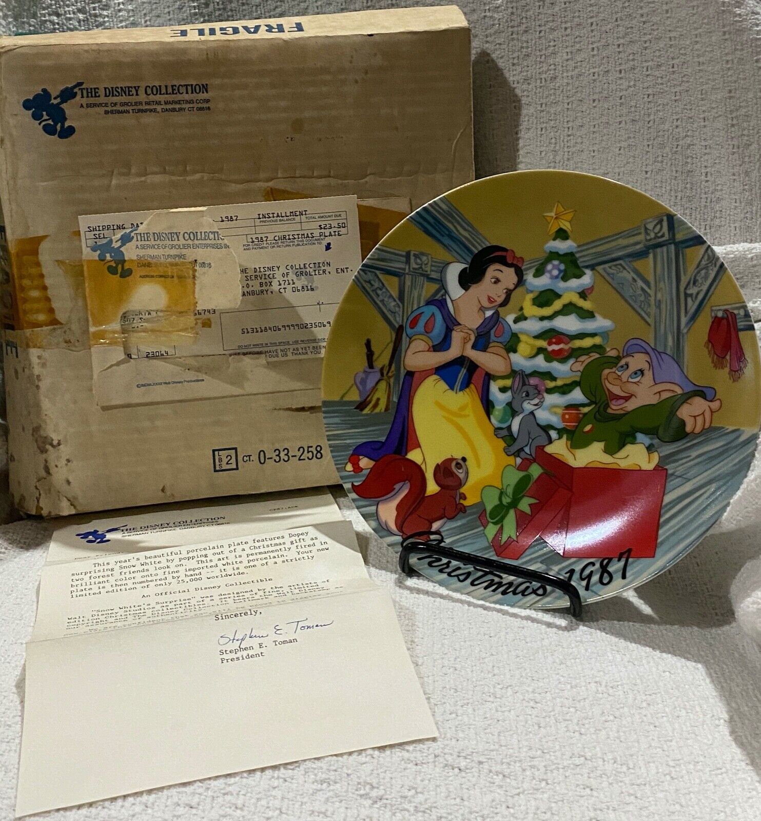 Snow White\'s Surprise Limited Edition THE DISNEY COLLECTION Christmas Plate 1987