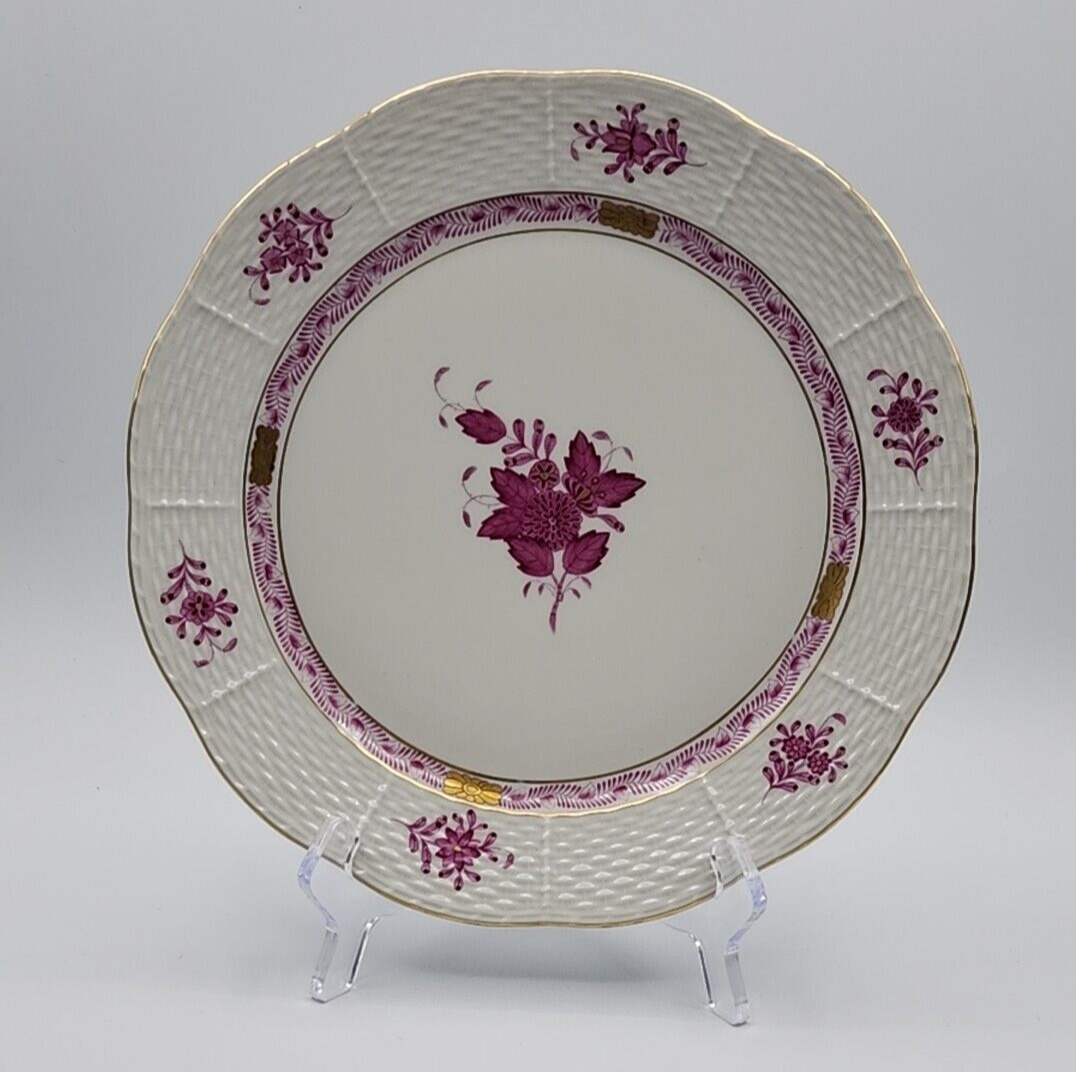 Herend Chinese Bouquet Raspberry Dinner Plate ca. 10\