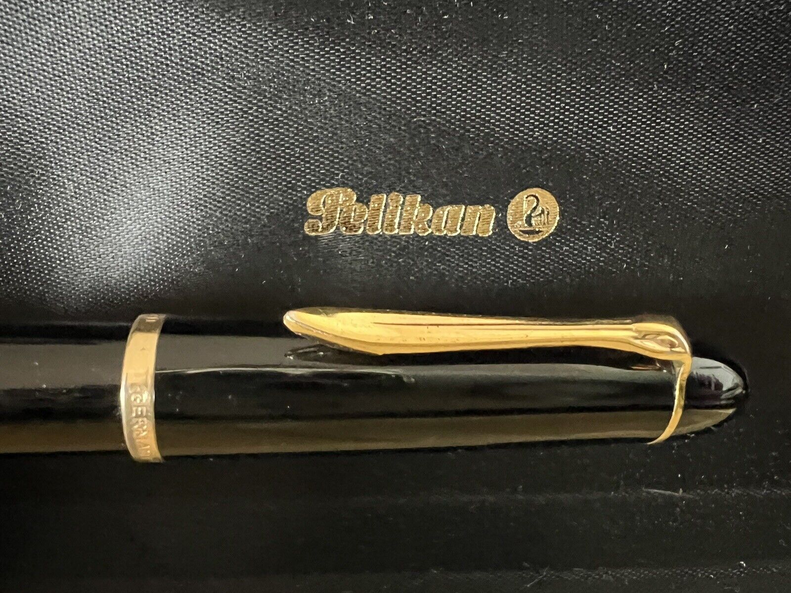 Pelikan 120 Pen Fountain Pen Black Total Pen Gold 14K Ef IN Piston Marking