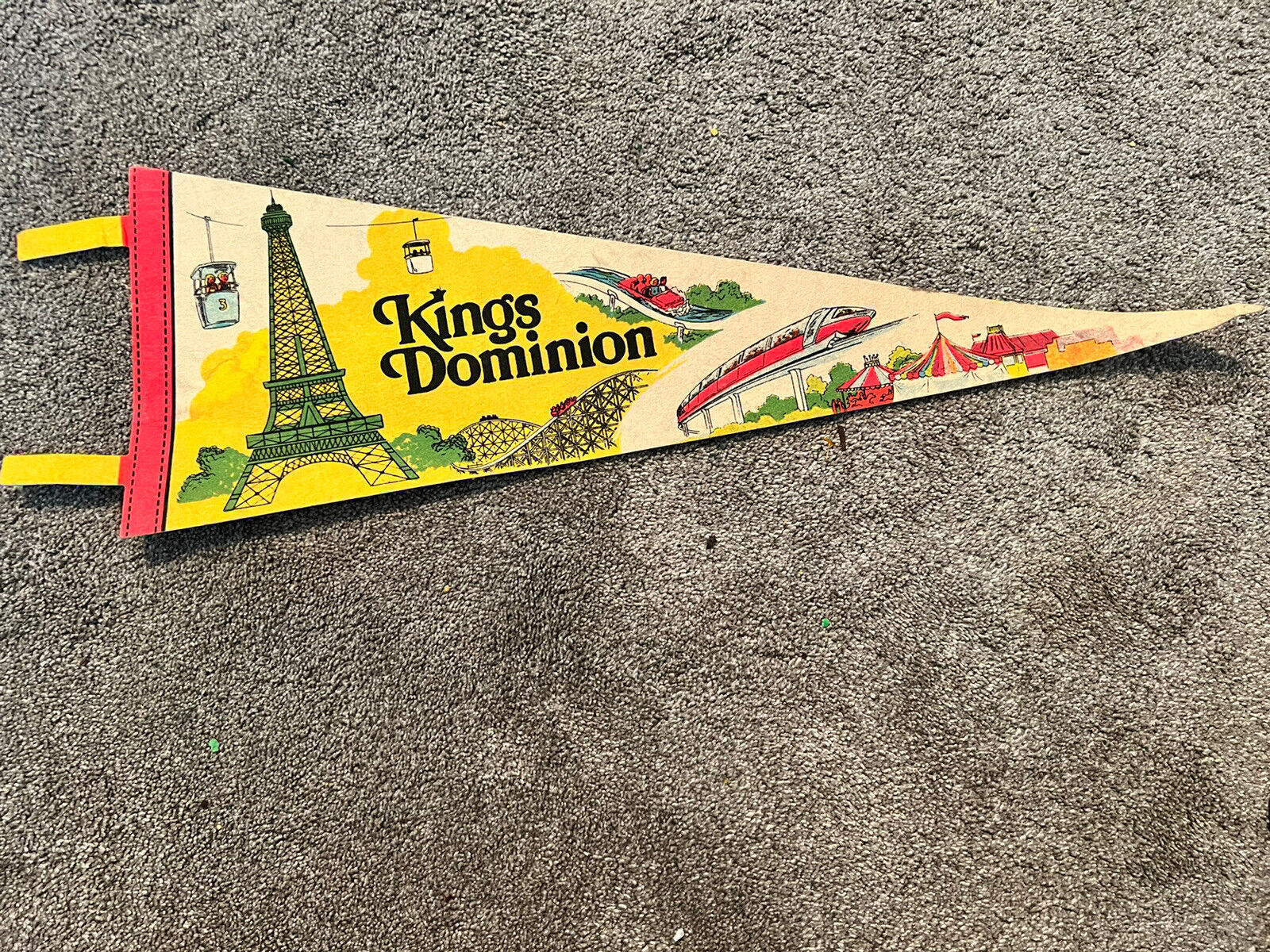 Vintage King\'s Dominion Pennant Flag