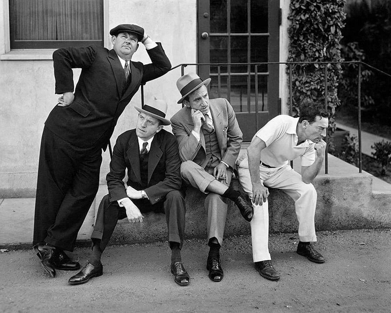 1932 OLIVER HARDY Stan Laurel, JIMMY DURANTE  Buster Keaton PHOTO   (217-U )