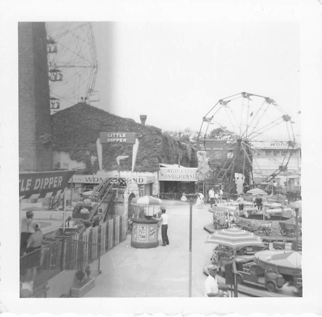1950s 60s B & W Snapshot Photo Alice In Wonderland Ferris Wheel Carnival Park 