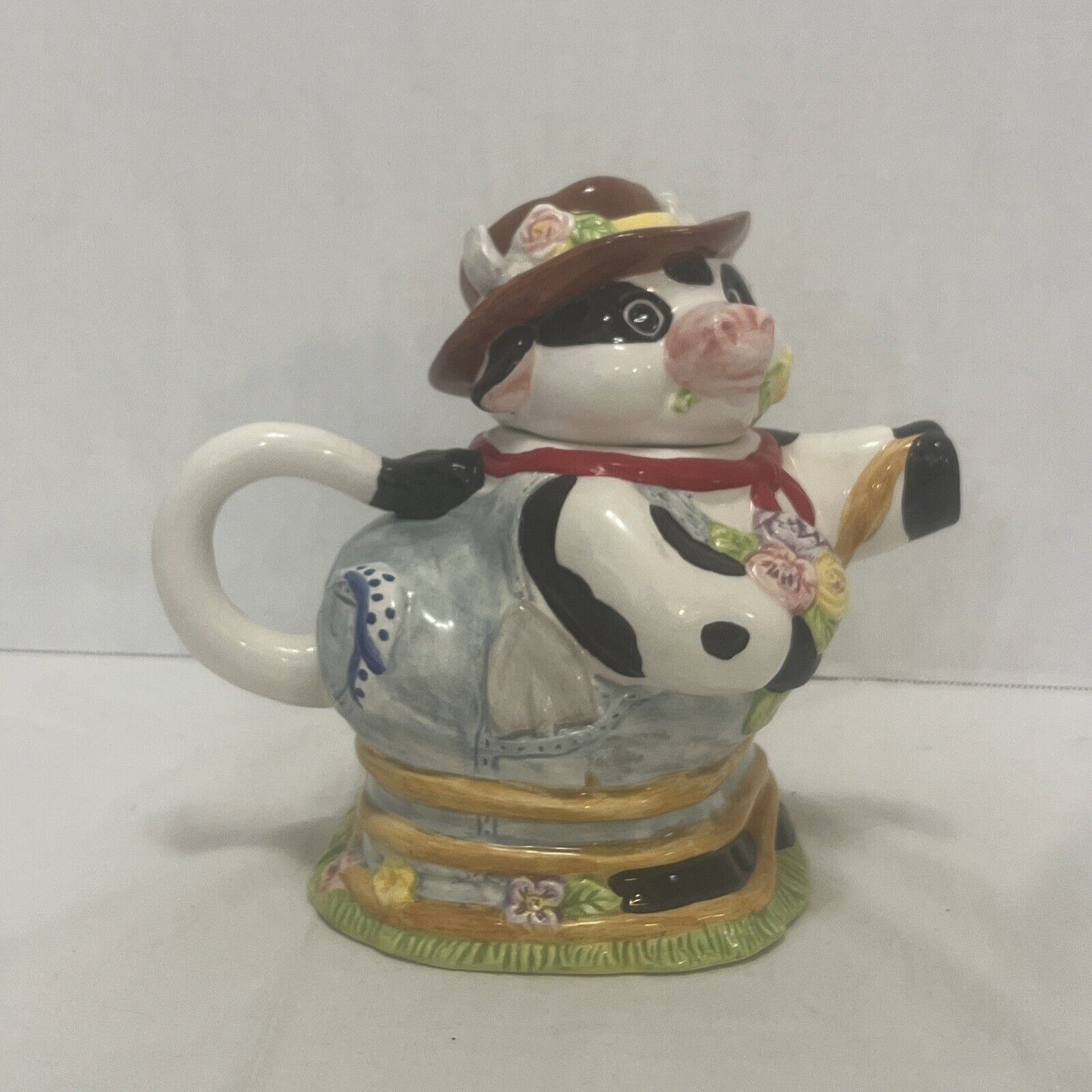 Vintage 1995 Young’s China Animated Cow Tea Pot 