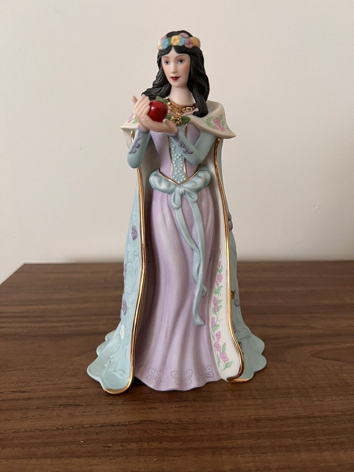 Lenox Legendary Princess Collection Snow White Porcelain Figurine MINT