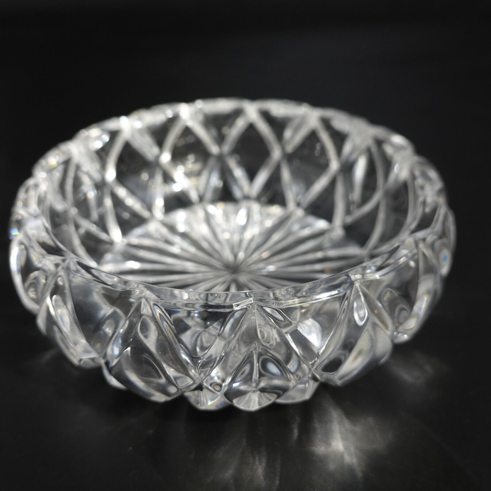Beautiful Round Diamond Hand Cut Lead Crystal 5\