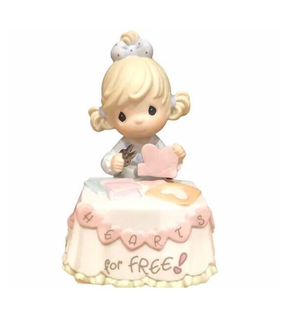  Precious Moments 2000 Giving My Heart Freely Figurine 650013 (No Box)