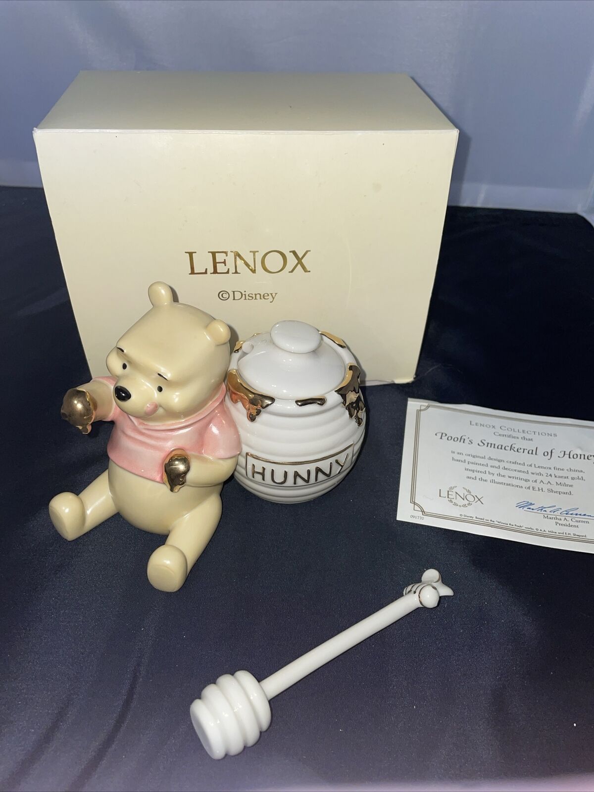 Lenox Pooh\'s Smackeral of Honey Pot Disney Winnie the Pooh 2001 In Box w/ COA