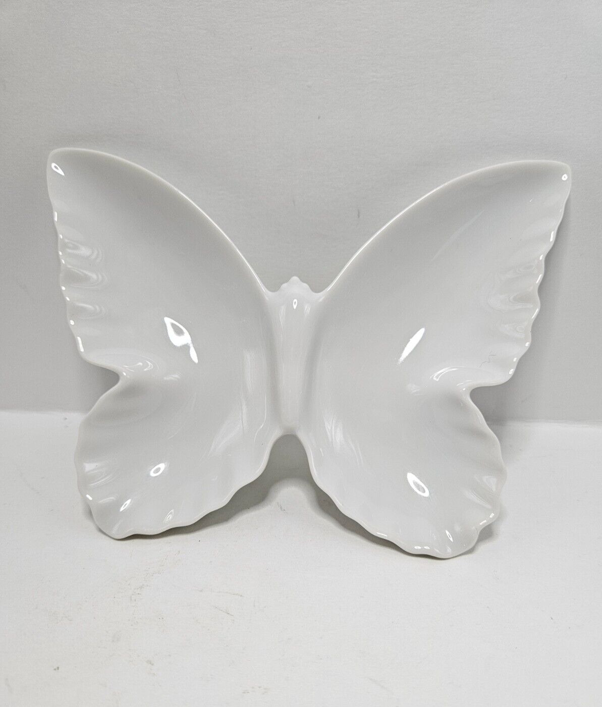 White Porcelain Butterfly Shaped Candy Nut Dish Trinket Dish Ring Dish OMC Japan
