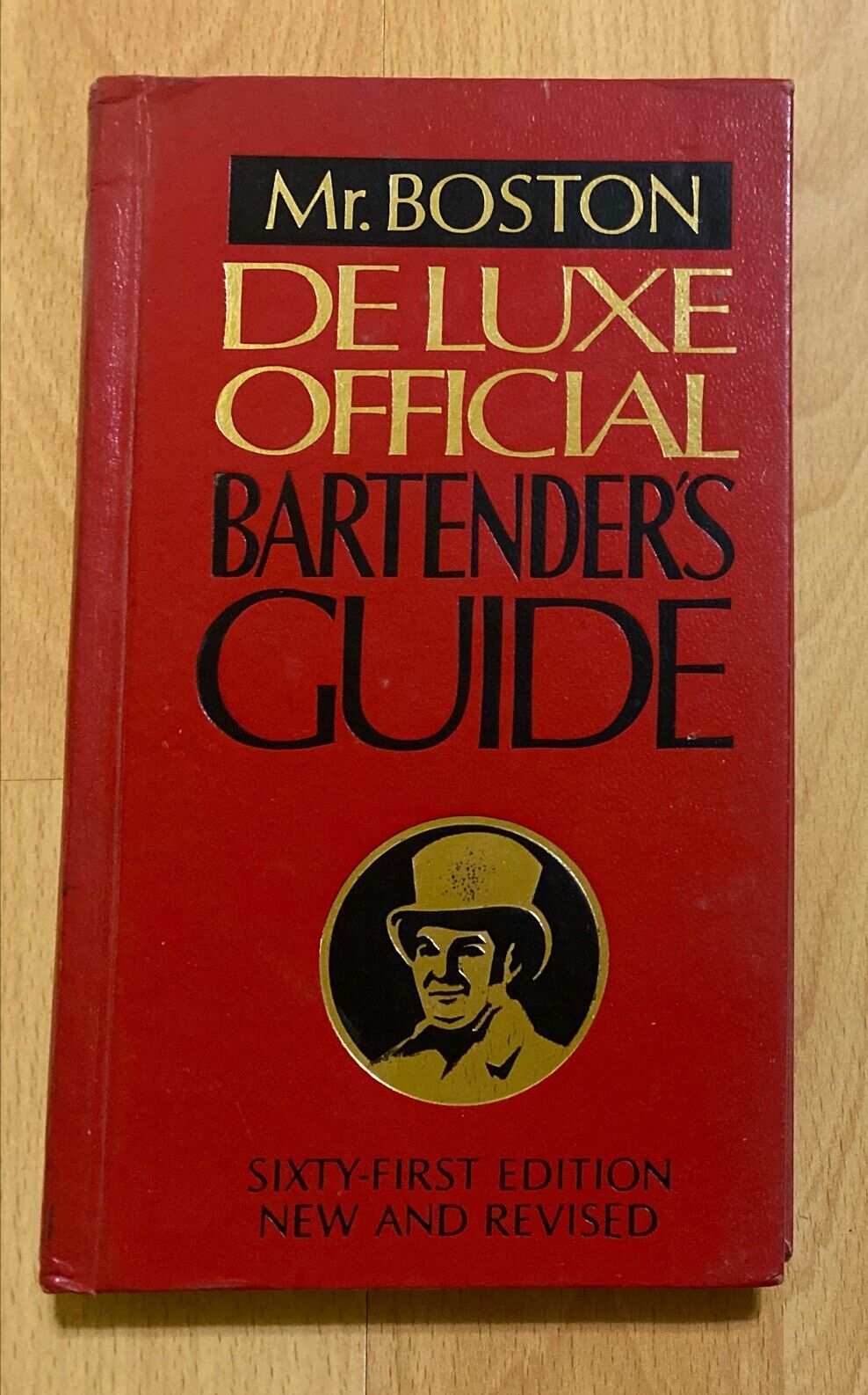 Mr. Boston Deluxe Official Bartender\'s Guide 61st Ed 1981 Vintage Book Hardcover