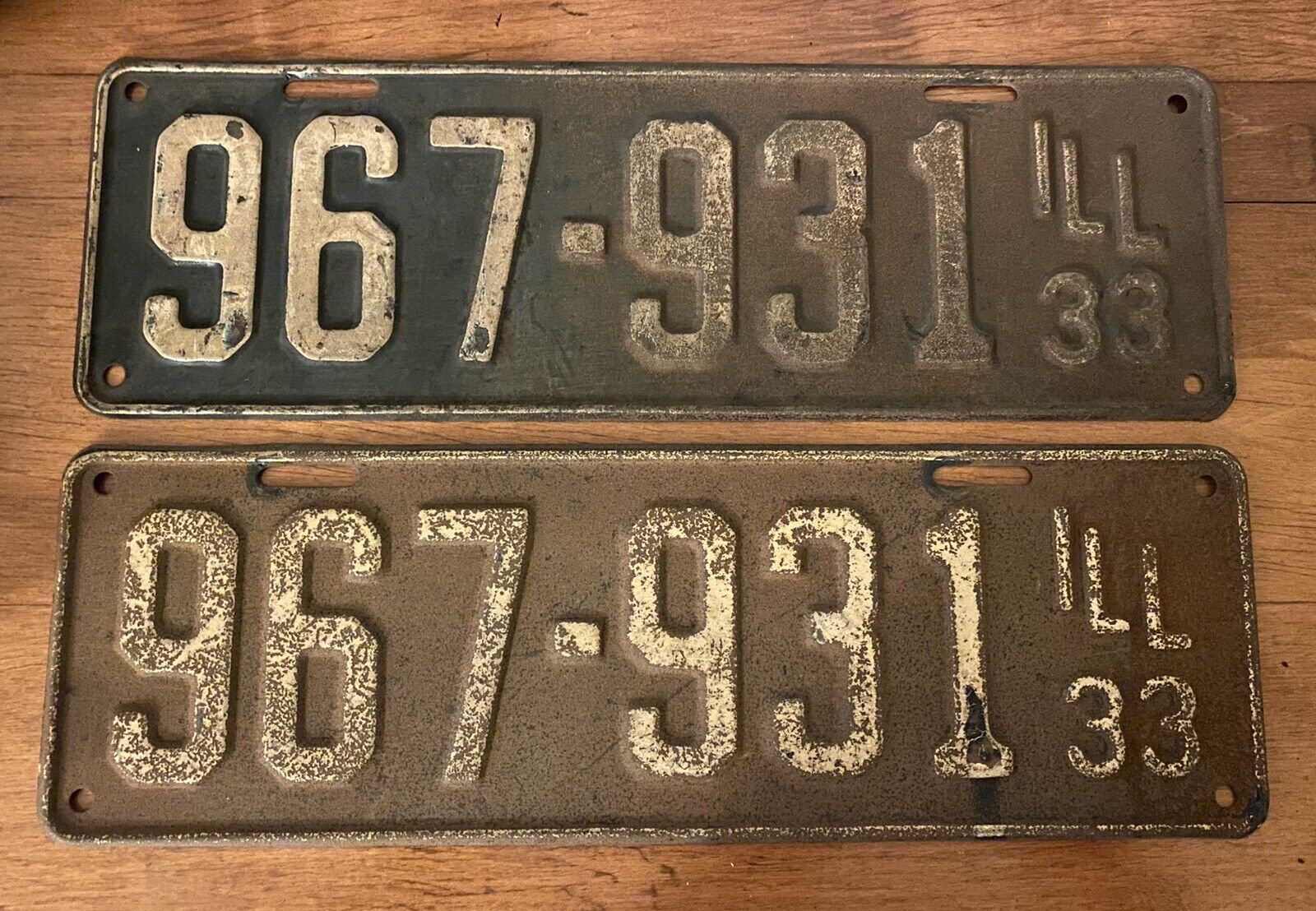 Antique Original 1933 Early Auto Oil Gas Illinois United State License Plate Set