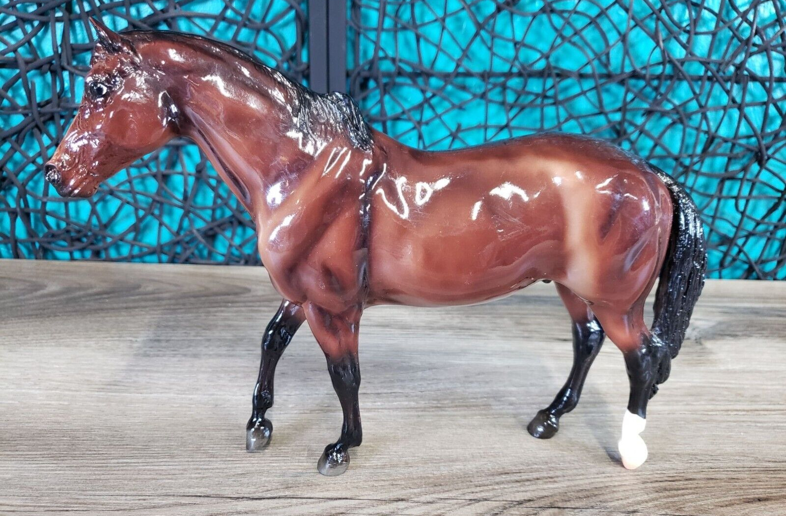 Breyer Horse 2009 JOHN WAYNE BANNER MOVIE STALLION Brown Collectible Figurine