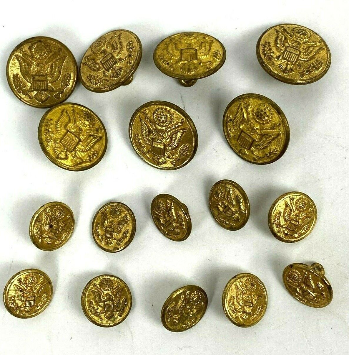 17 WW1 - WW2 US Military Coat Buttons Lot Most Scovill Mfg. Co. Waterbury CT VTG
