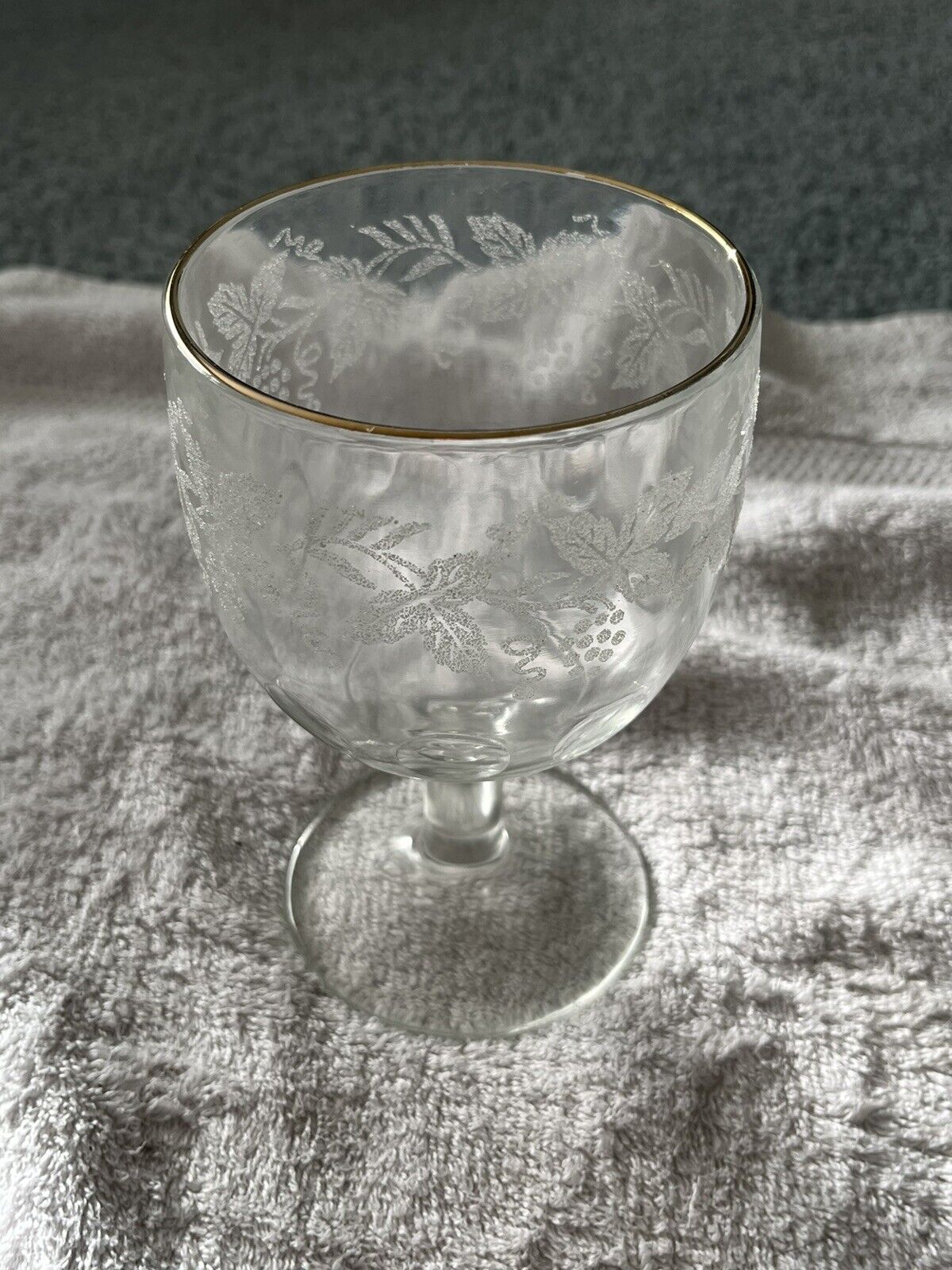 ANTIQUE VICTORIAN EARLY GLASS GOBLET CHALICE WITH FLORAL DECORATION