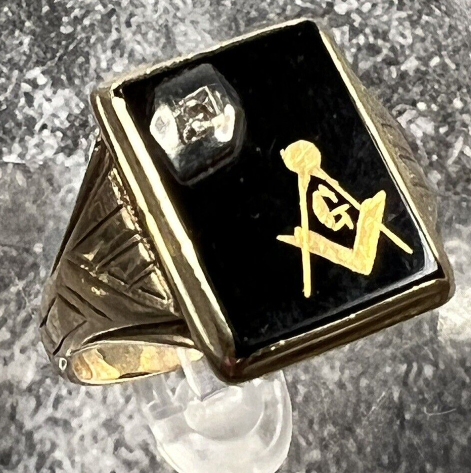 Vintage 10K Yellow Gold and Black Onyx MASONIC Ring Size 12 - 5.51 grams