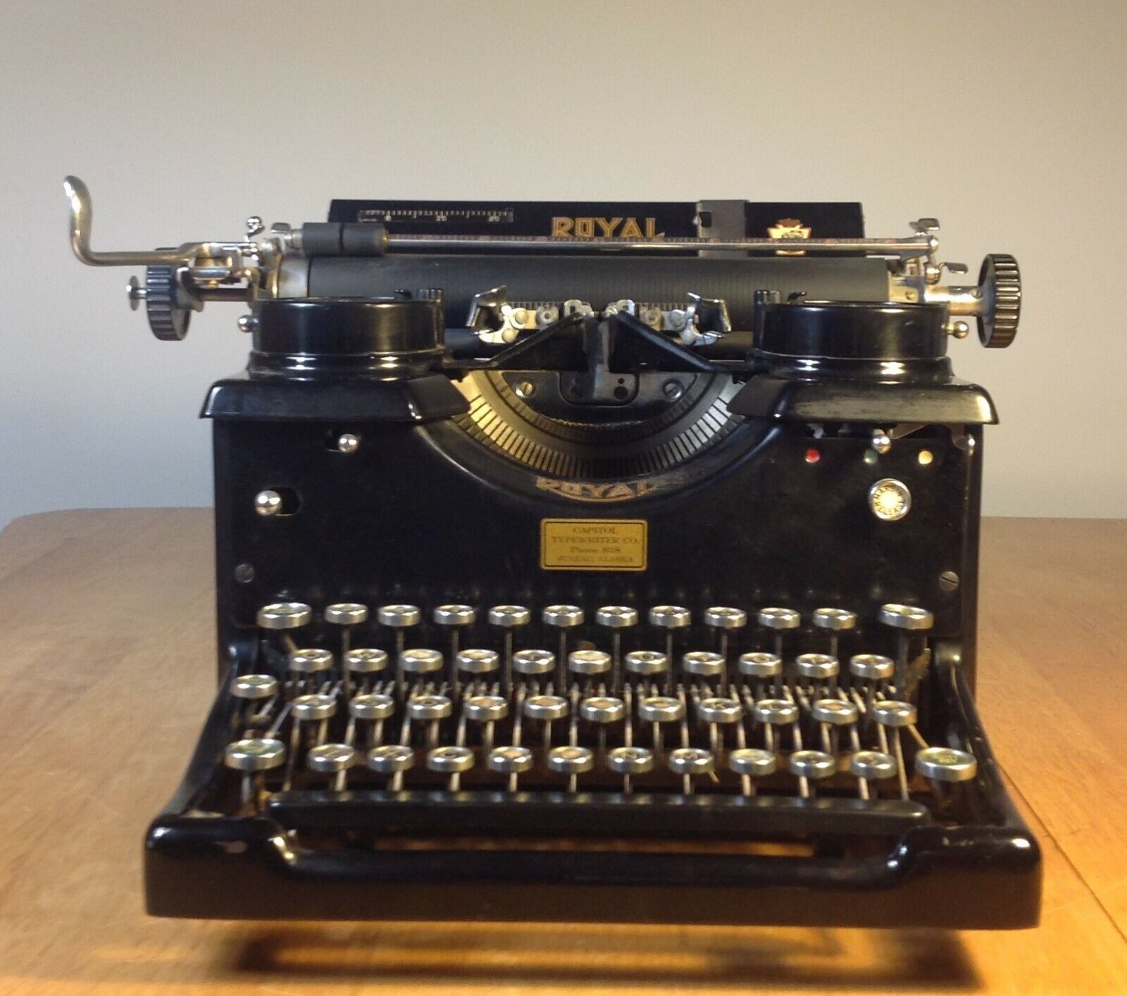 Antique 1924 Royal Typewriter Model 10 Beveled Glass