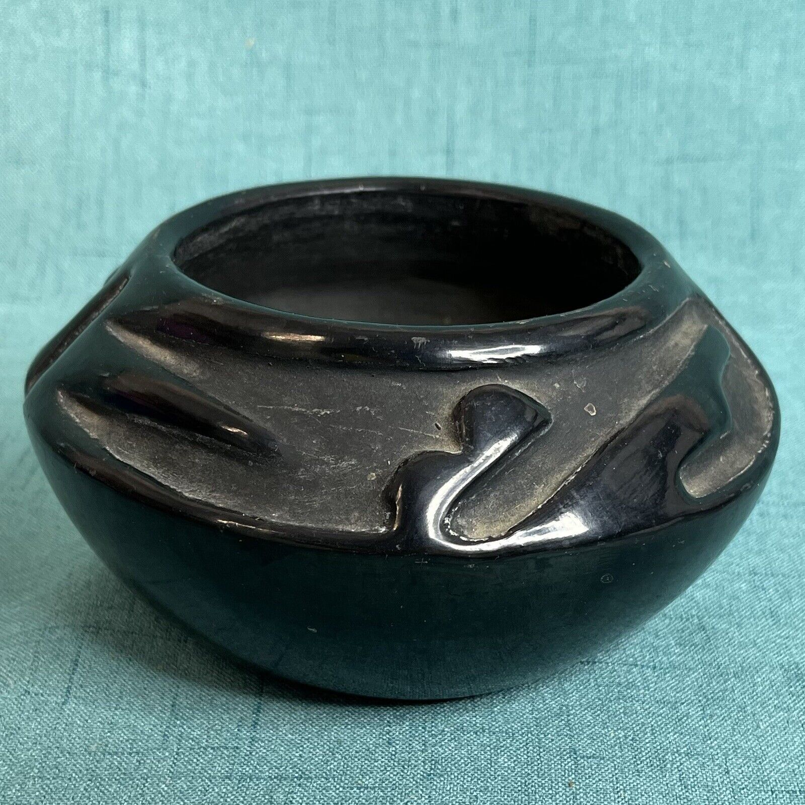 San Ildefonso Pueblo Jar Signed “Rose” Gonzalez Native American Carved Blackware