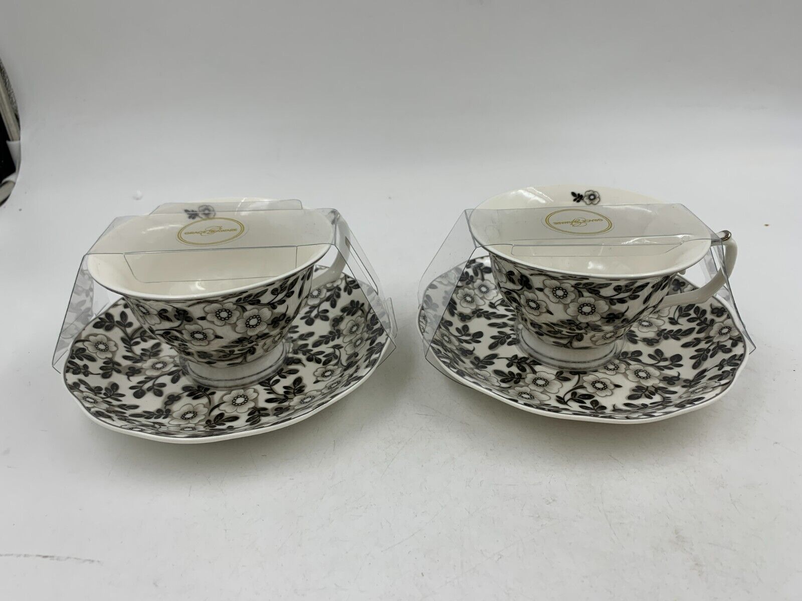 Grace Teaware Porcelain 10oz Floral Teacup & 6in Saucer Set AA02B28008