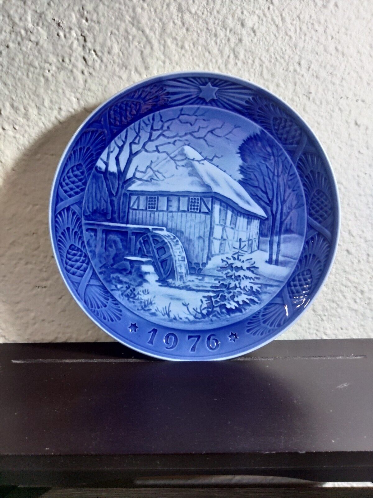 Royal Copenhagan Denmark Vibaek Vandmolle vintage collectors plate