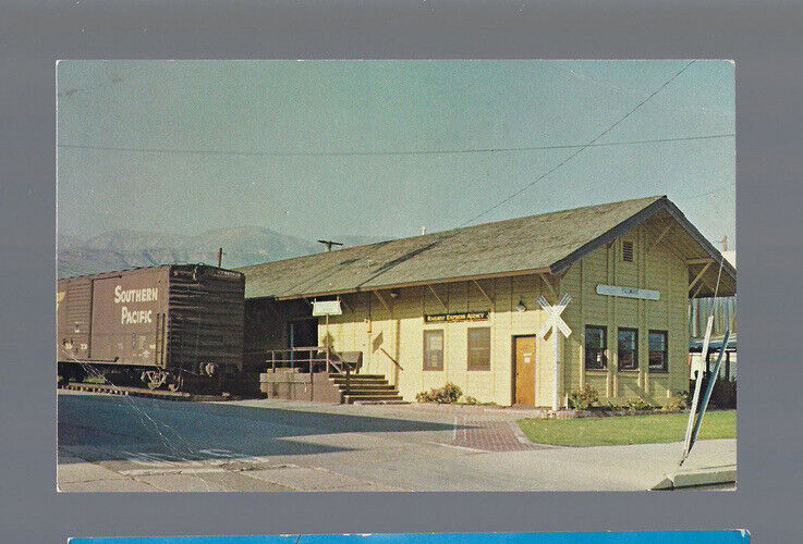 c.1950s Southern Pacific Depot Fillmore California CA Train Station Postcard UNP