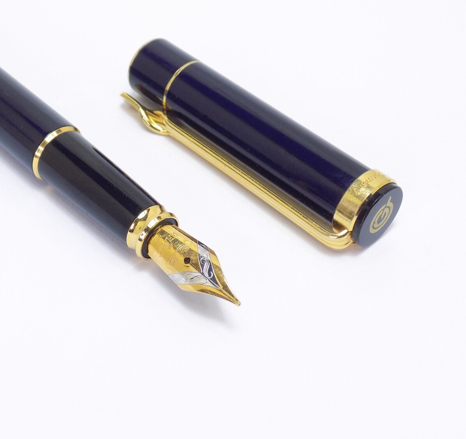 Vintage Diplomat Dark Blue Fountain Pen - Uninked