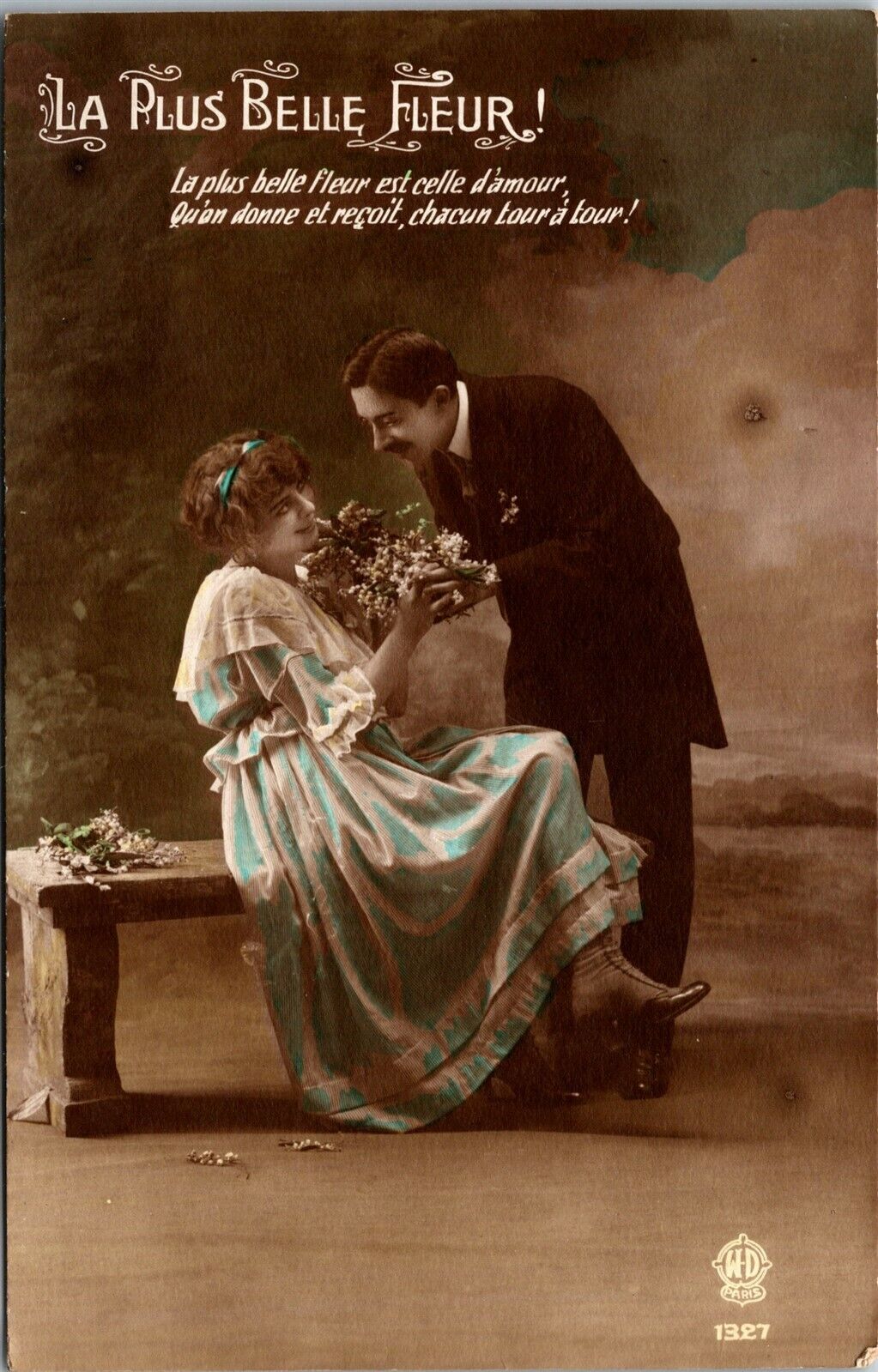 Vtg French La Plus Belle Fleur est celle d'amour Romantic Couple RPPC Postcard