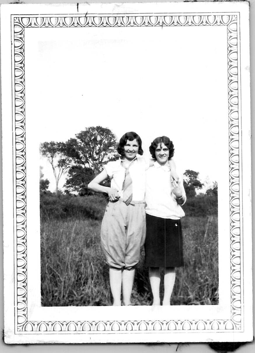 Discreet Flapper Lesbian Couple Wearing Mens Clothes 1920s Vintage Photo Gay Int