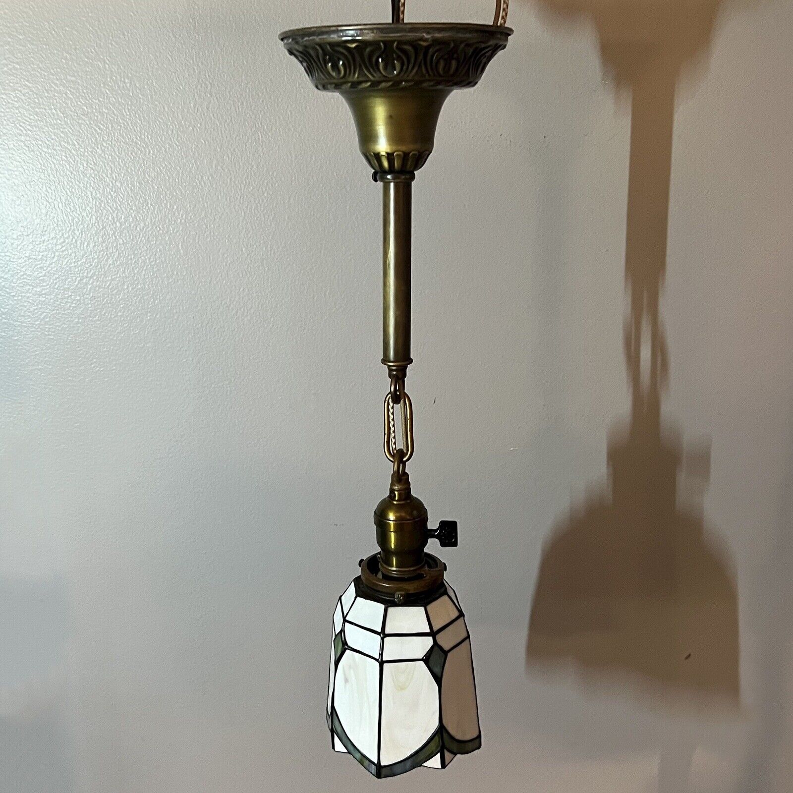 Single Antique Brass Pendant Light Nice Stained Glass Shade 37B