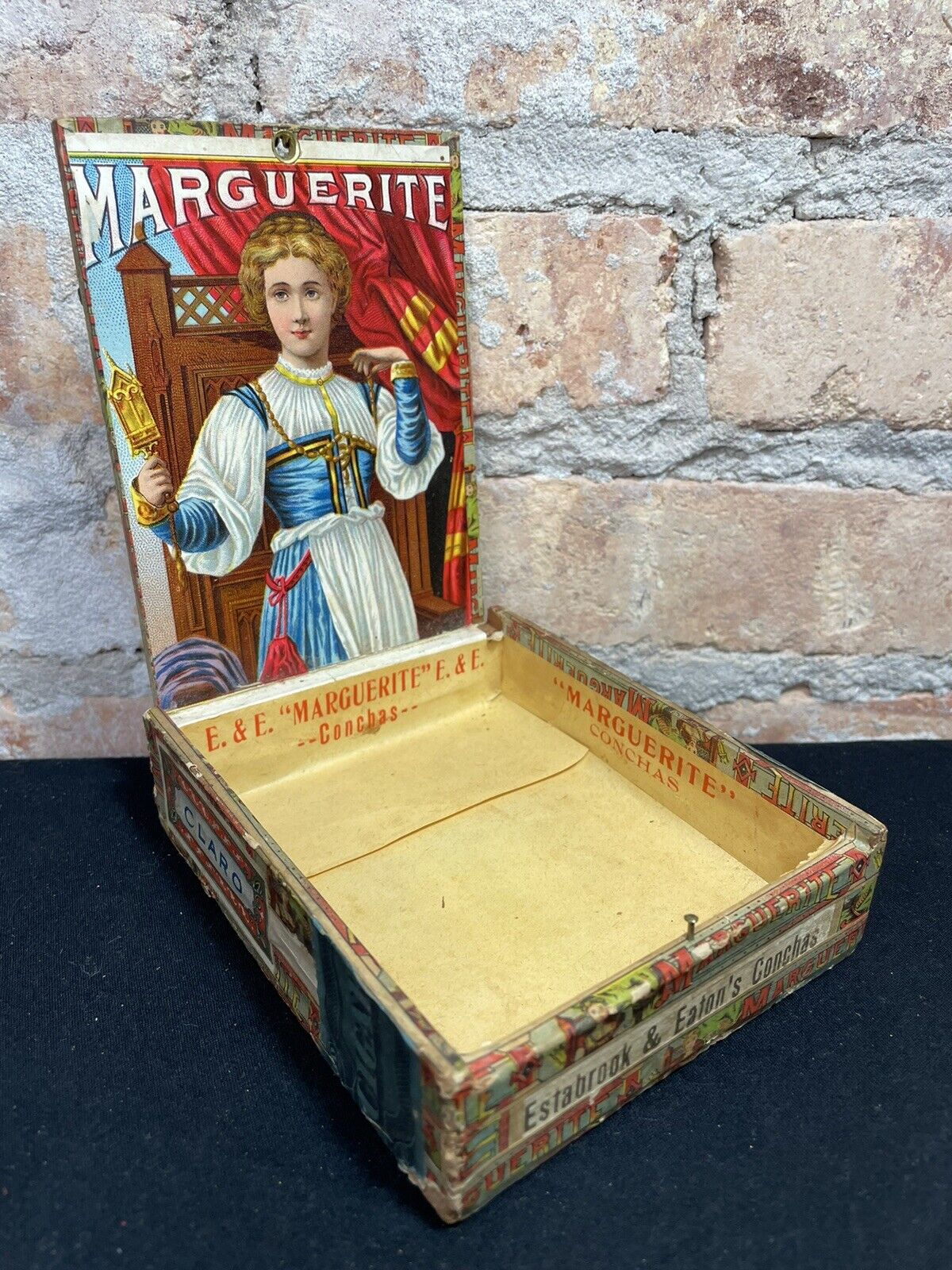 Antique Marguerite Conchas Cigar Box Cedar Litho Rare 1901  E & E Woman New York