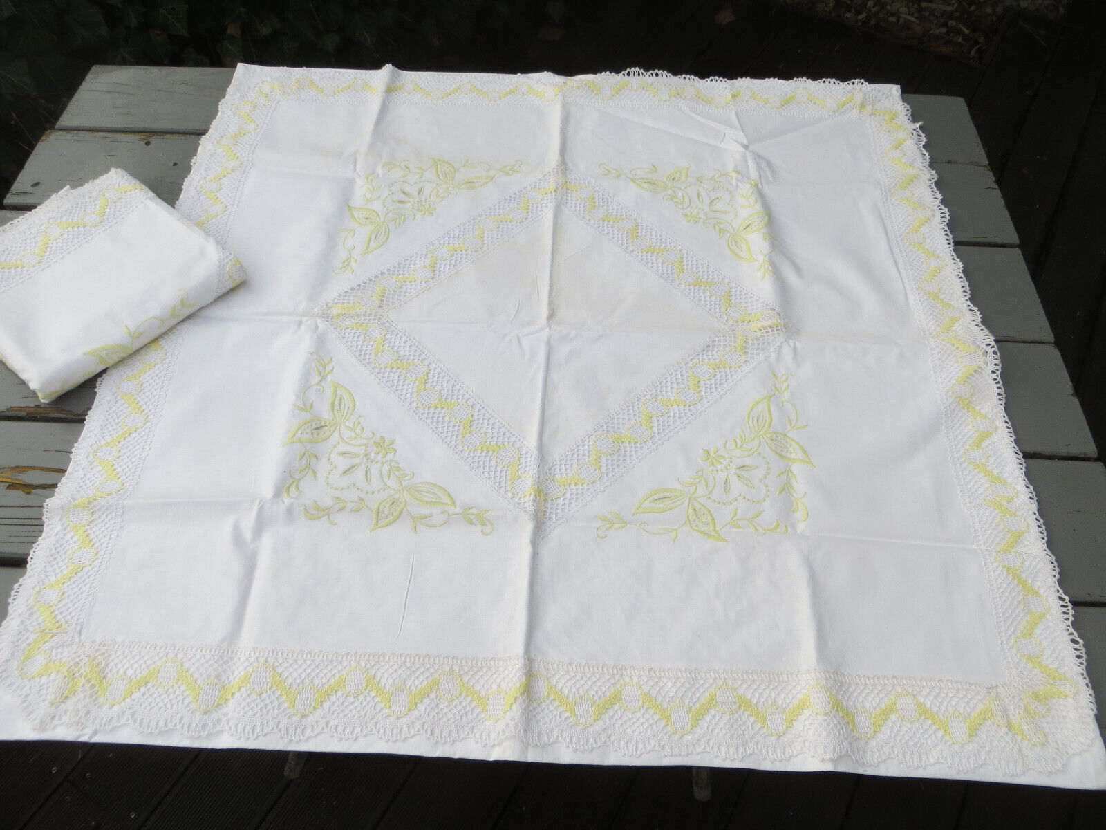 Pair of two Pillowcases Unused Linen Cotton Bobbin Lace Yellow Embroidery German