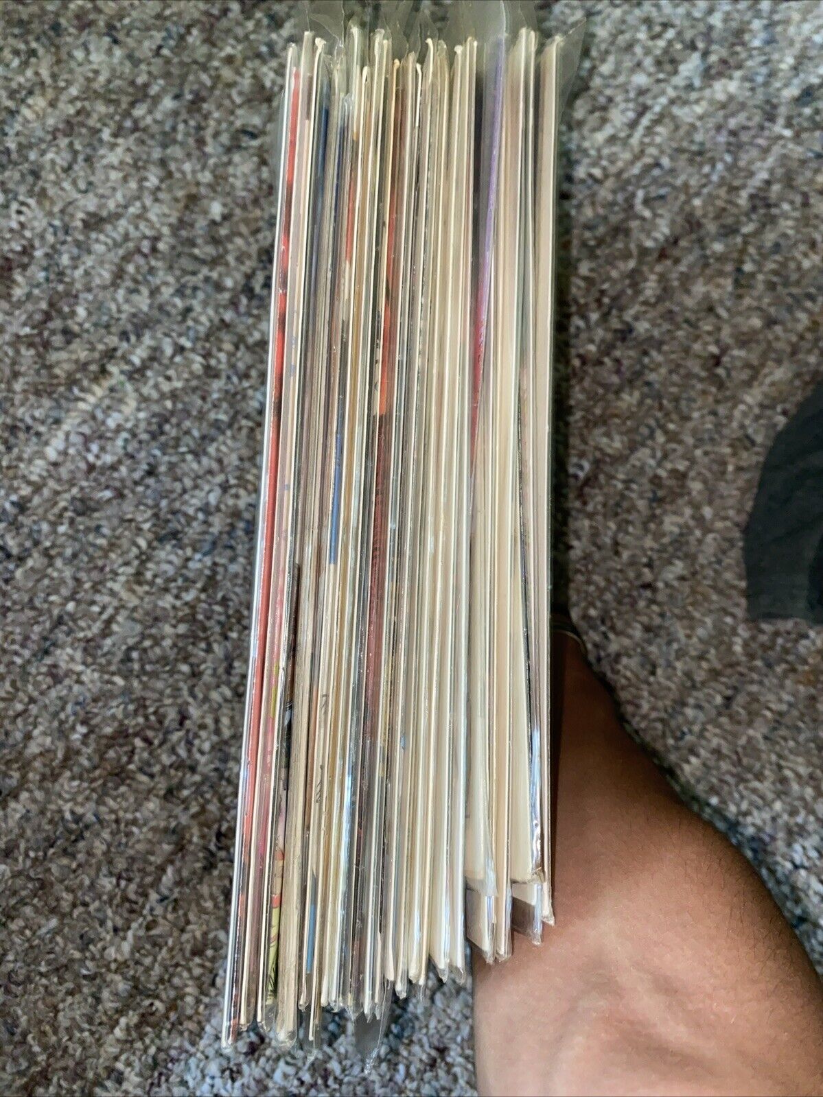 old marvel and dc comic books…SELLING THE BULK NOT INDIVIDUAL…all mixed together