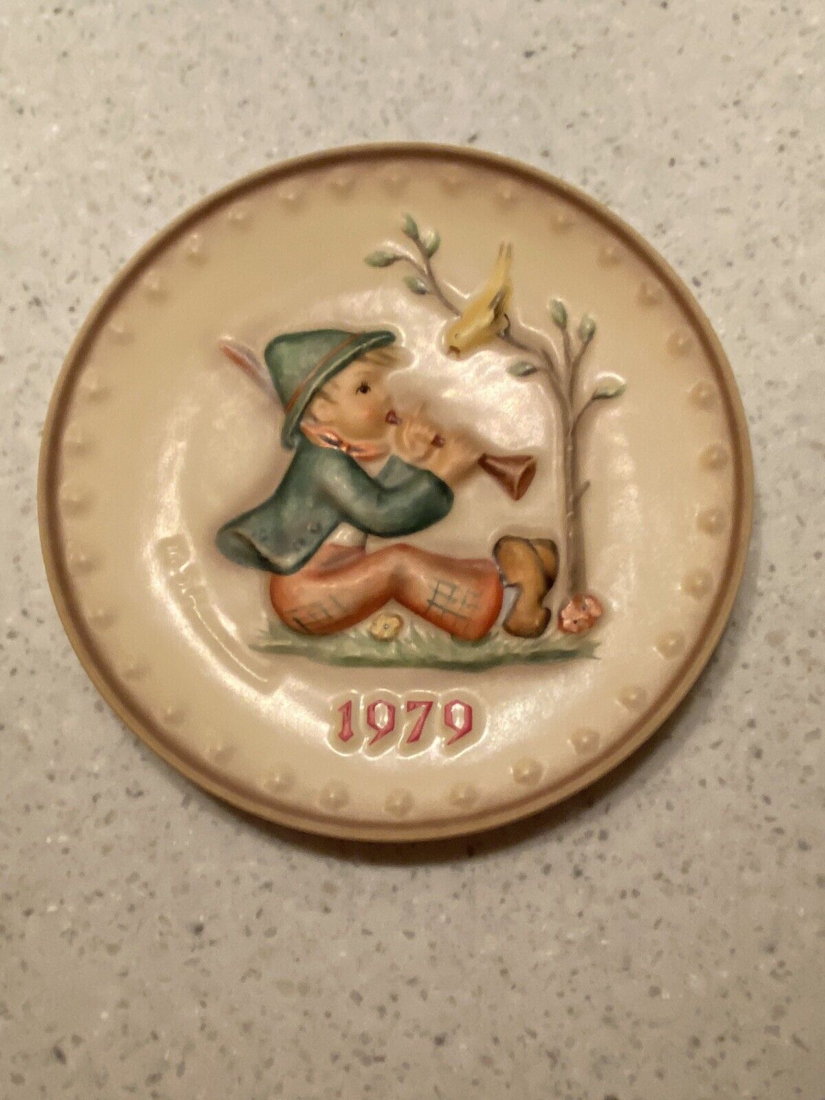 Hummel 1979 Annual Plate Boy Singing Lessons 272 Goebel Germany 7.5 Inches